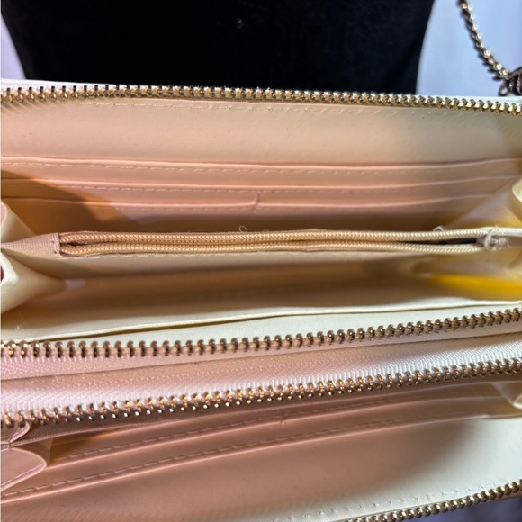 2/$30 Women’s Sunglasses Crossbody Double Zip Chain Strap Bag - Picture 3 of 4